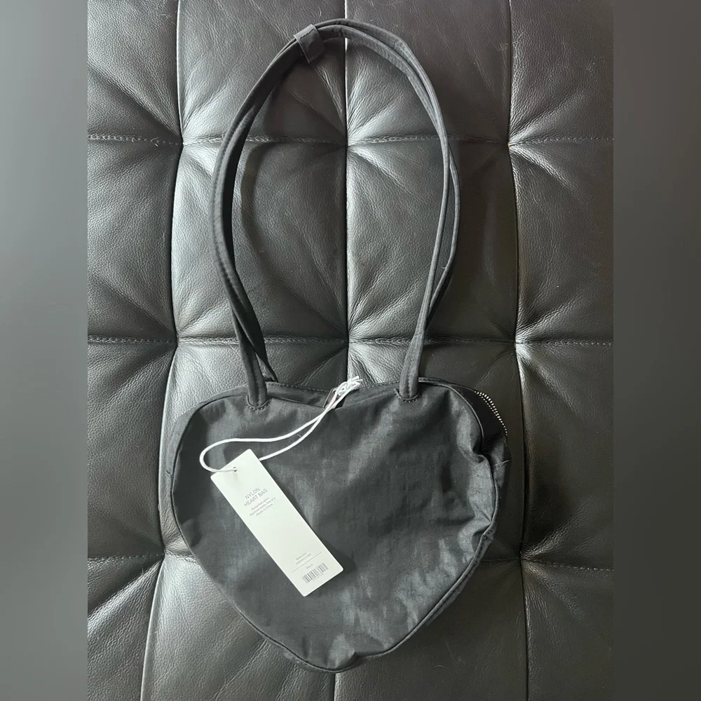 BAGGU Heart Nylon Bag 🖤 - Picture 3 of 4